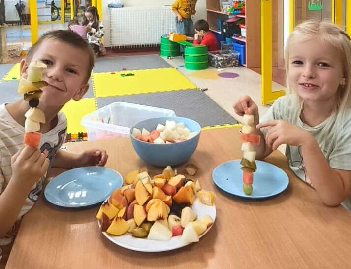 Owocowa uczta w zerówce