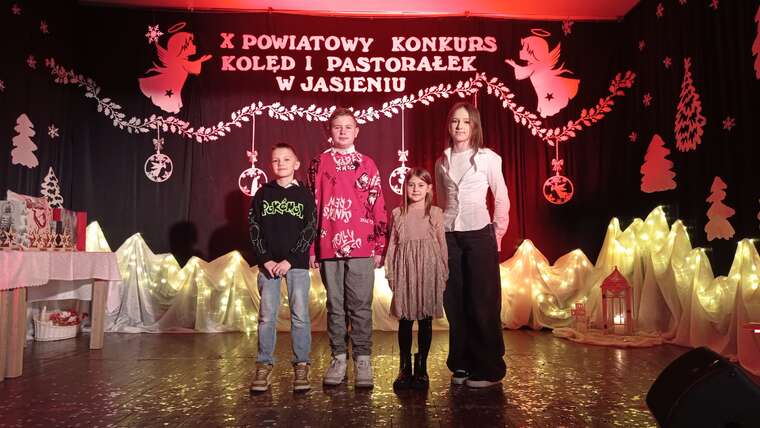 Kolędy, które łączą – sukces naszych uczniów w powiatowym konkursie