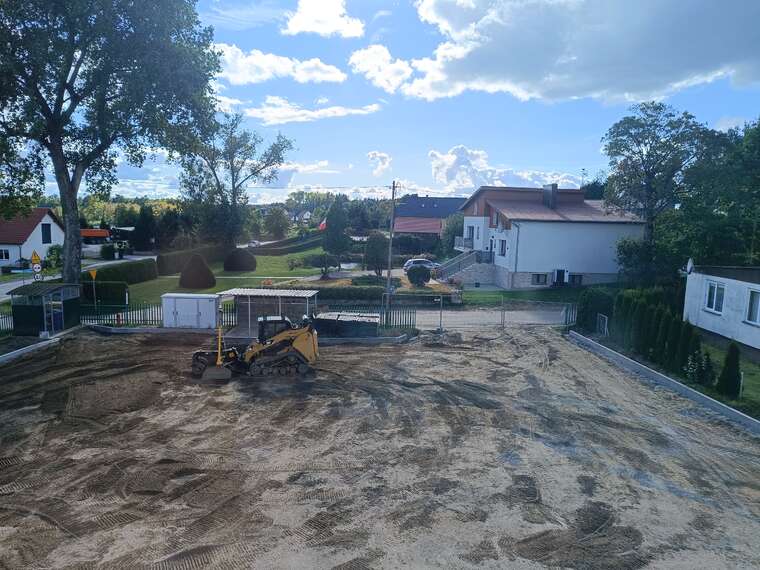 Ważna informacja dla rodziców i uczniów – zmiana organizacji ruchu i parkowania na terenie szkoły